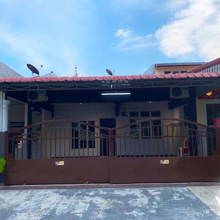 Malim Melaka Homestay エクステリア 写真